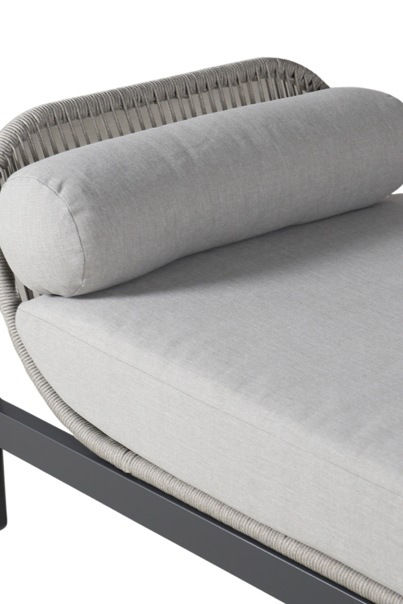 A cushion built for staying put