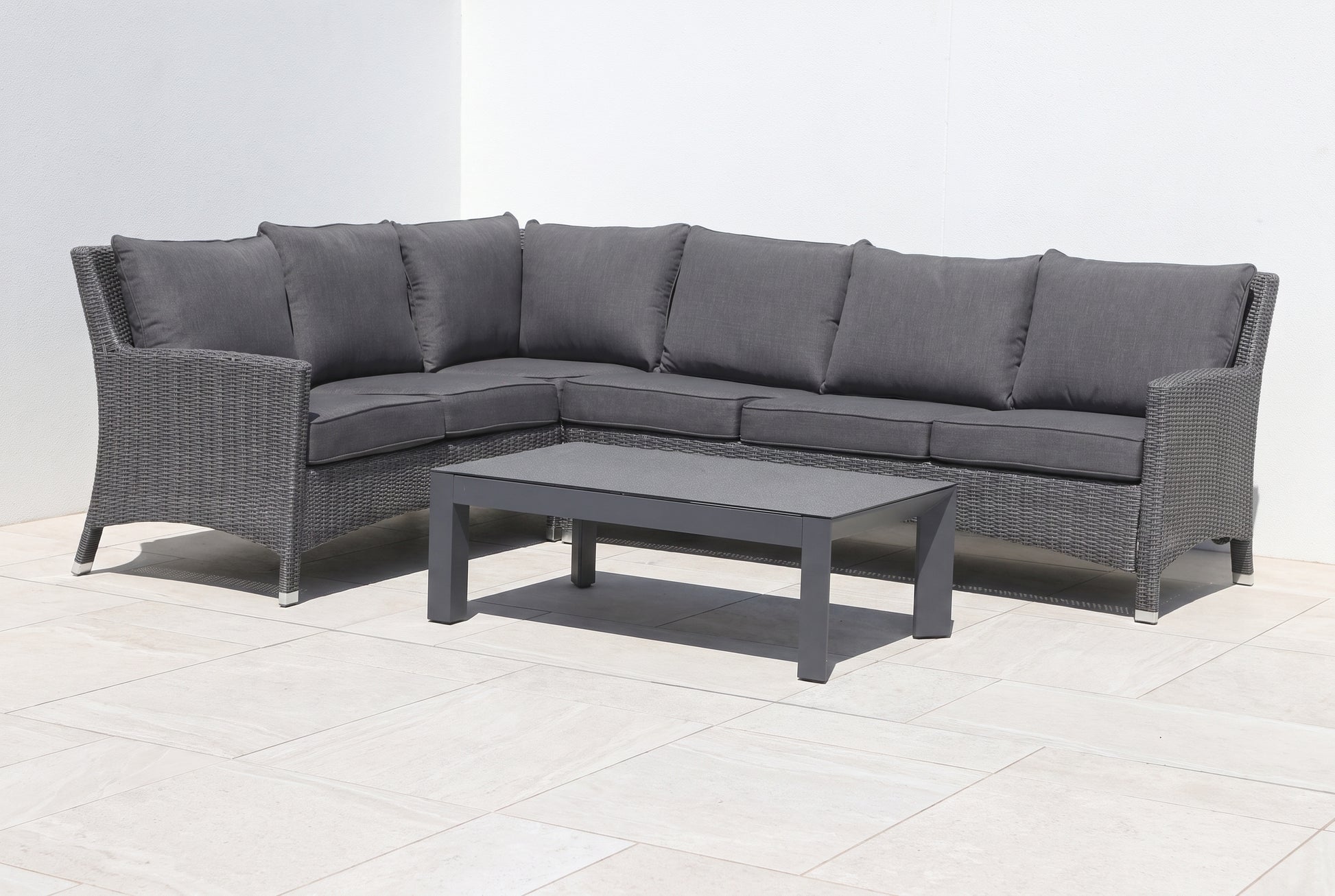SALICE III 5-Seater Outdoor Corner Lounge Setting on a light porcelain paved terrace