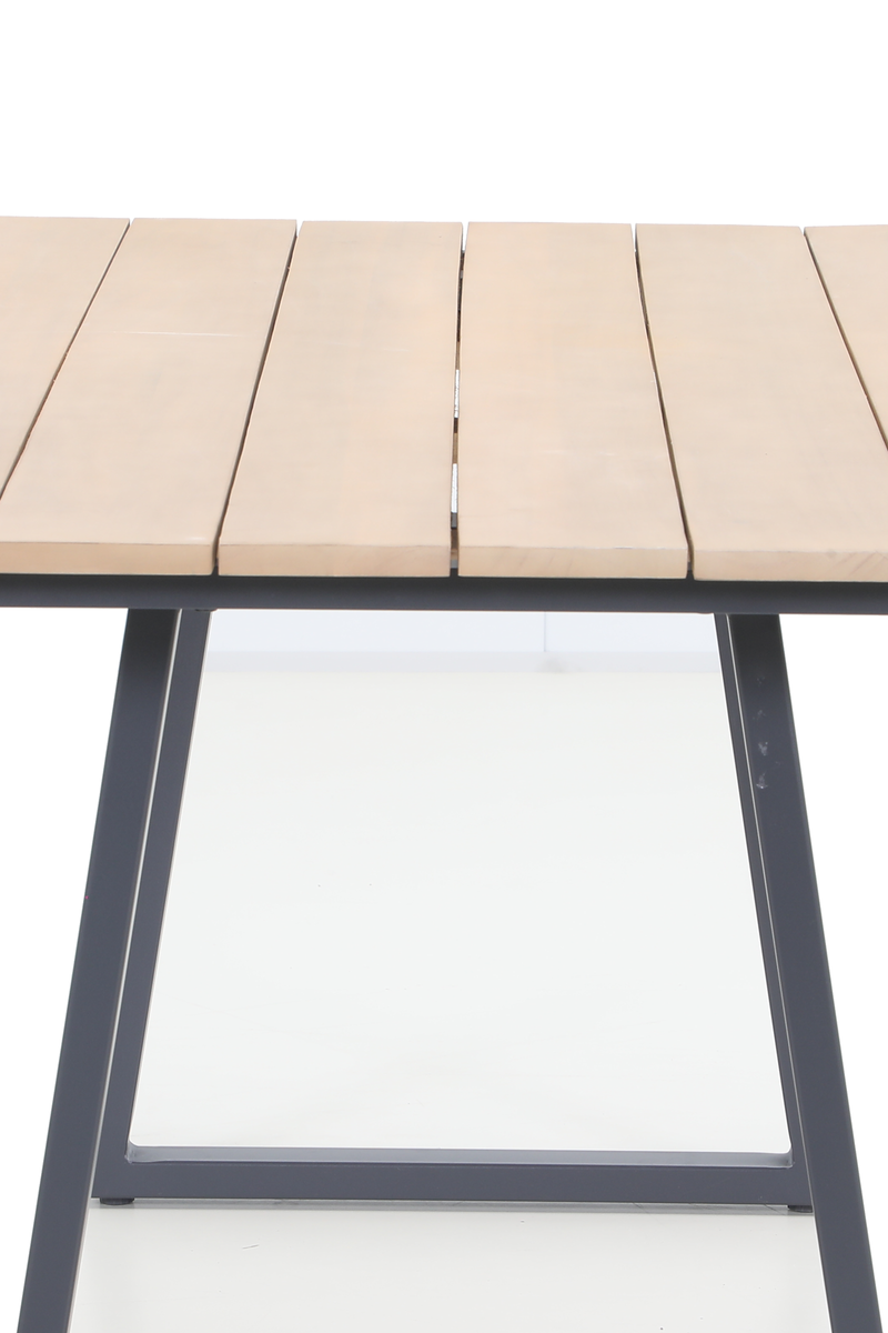 Warm Grain, Modern Edge